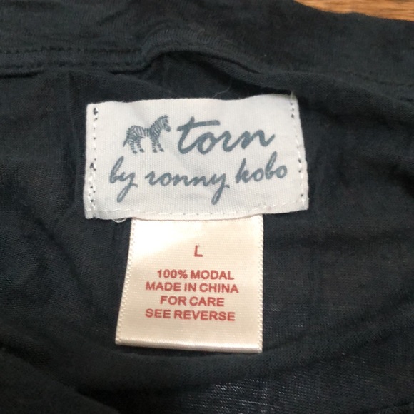 Torn by Ronny Kobo Black Ruffle Sleeve T Shirt L - Picture 10 of 10